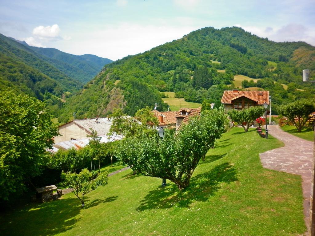 Casas Rurales Y Apartamentos La Hornera Cosgaya Exterior foto